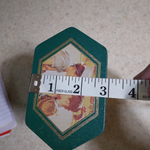 Vintage Norman Rockwell Decorative Tins - Picture 3 of 8